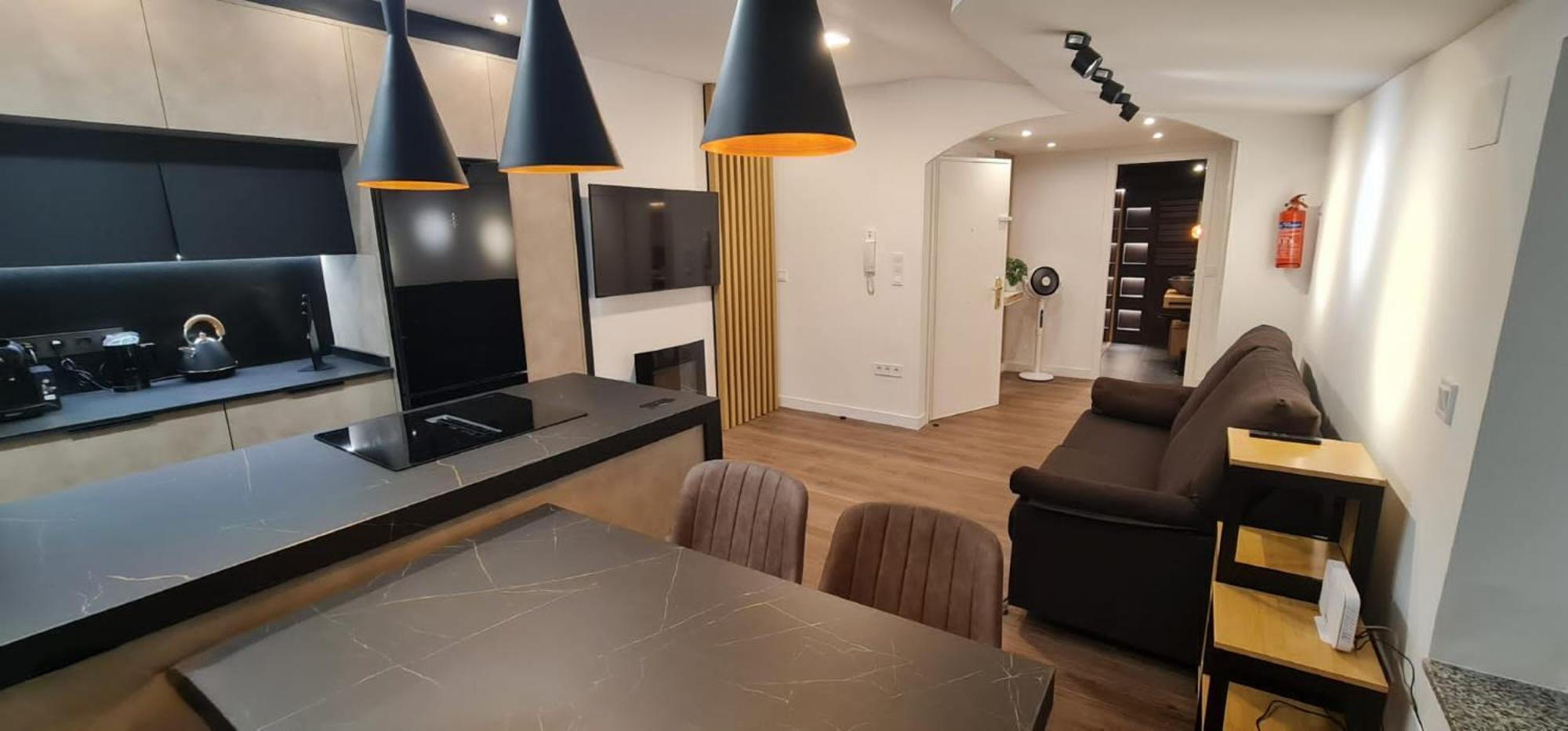 Atico De Diseno En El Centro Apartment Oviedo Luaran gambar